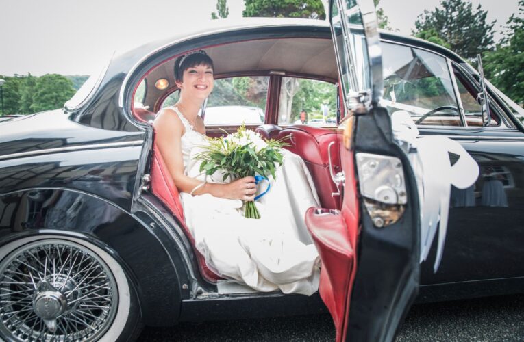 How Much Should I Pay for Wedding Transport?