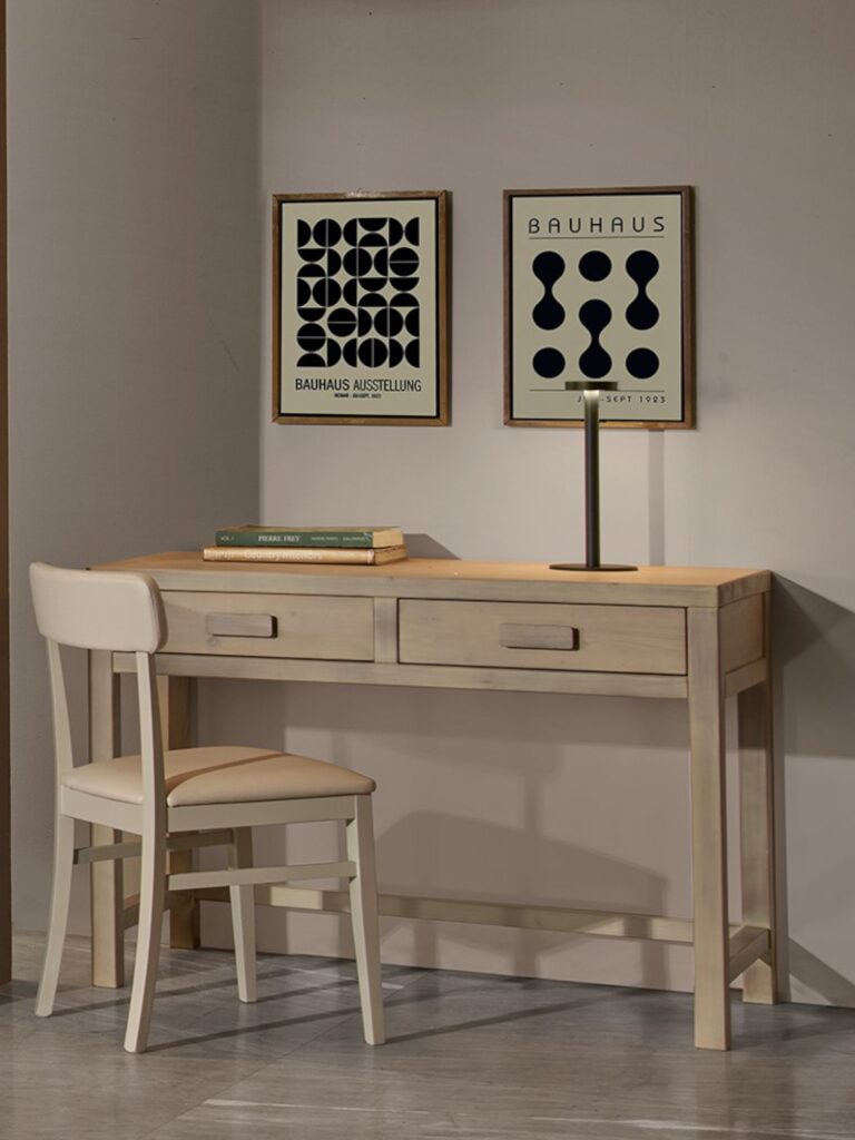 Scrittoio in legno massello di abete